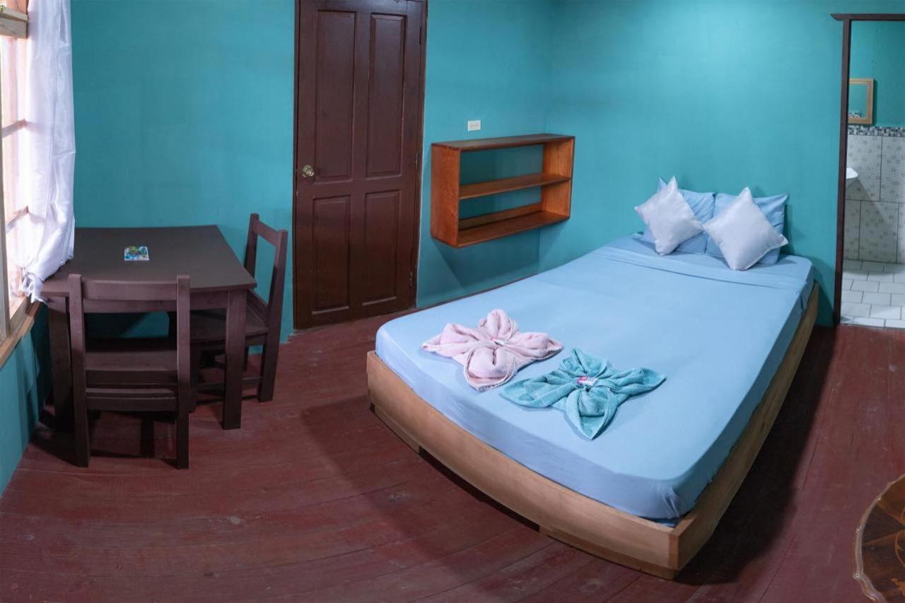 Valerie Emanuel Apartments Bocas Town Bagian luar foto