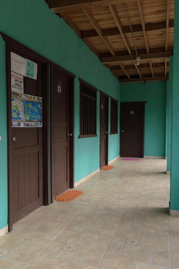 Valerie Emanuel Apartments Bocas Town Bagian luar foto