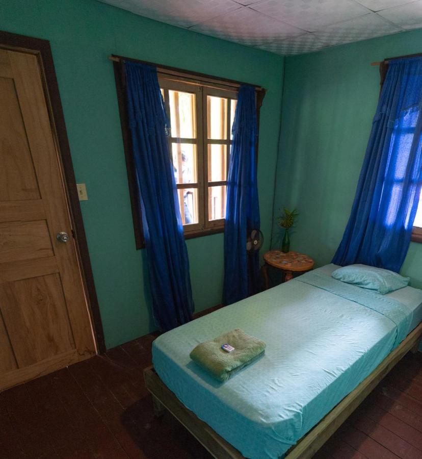 Valerie Emanuel Apartments Bocas Town Bagian luar foto