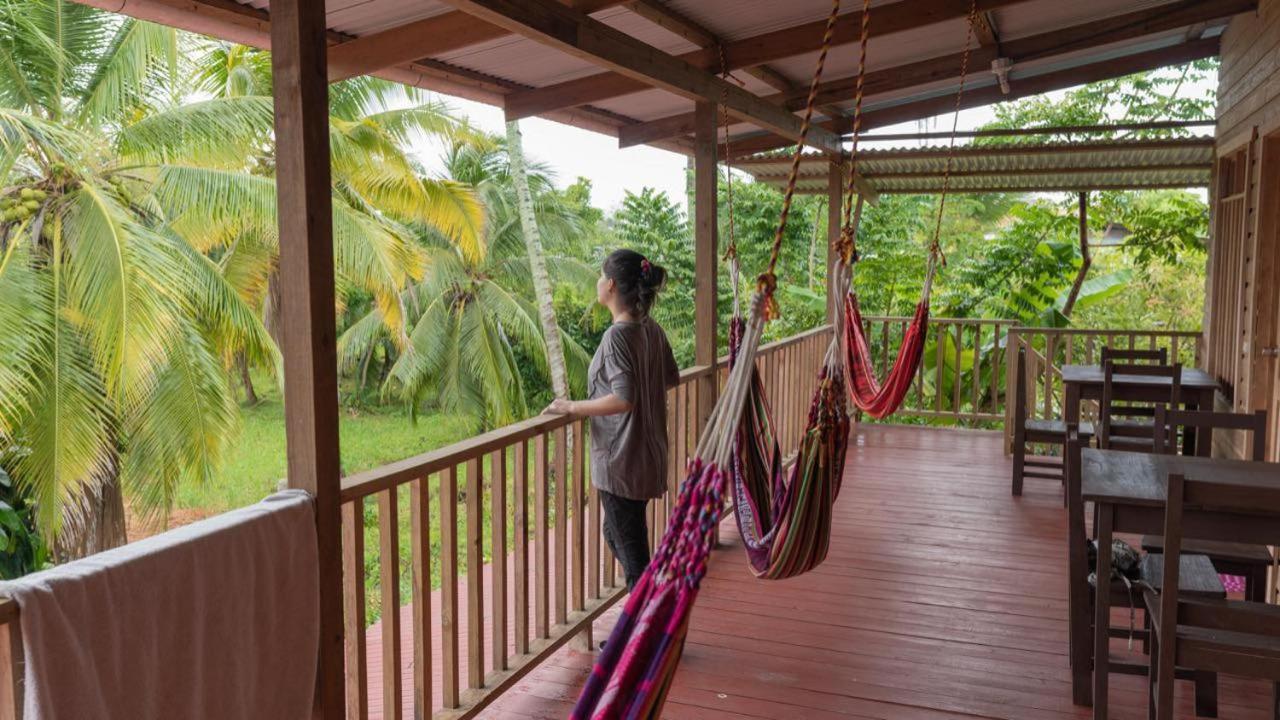 Valerie Emanuel Apartments Bocas Town Bagian luar foto