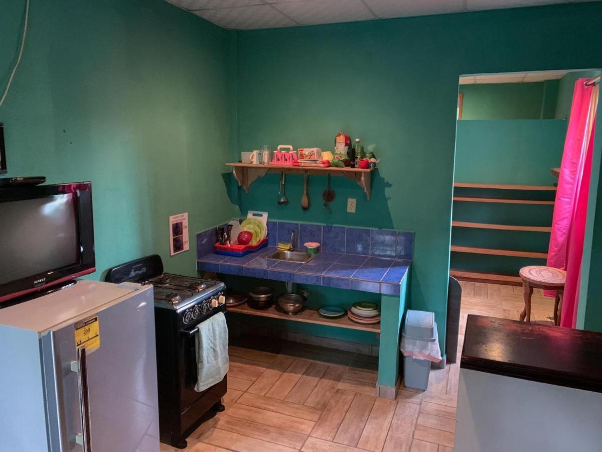 Valerie Emanuel Apartments Bocas Town Bagian luar foto