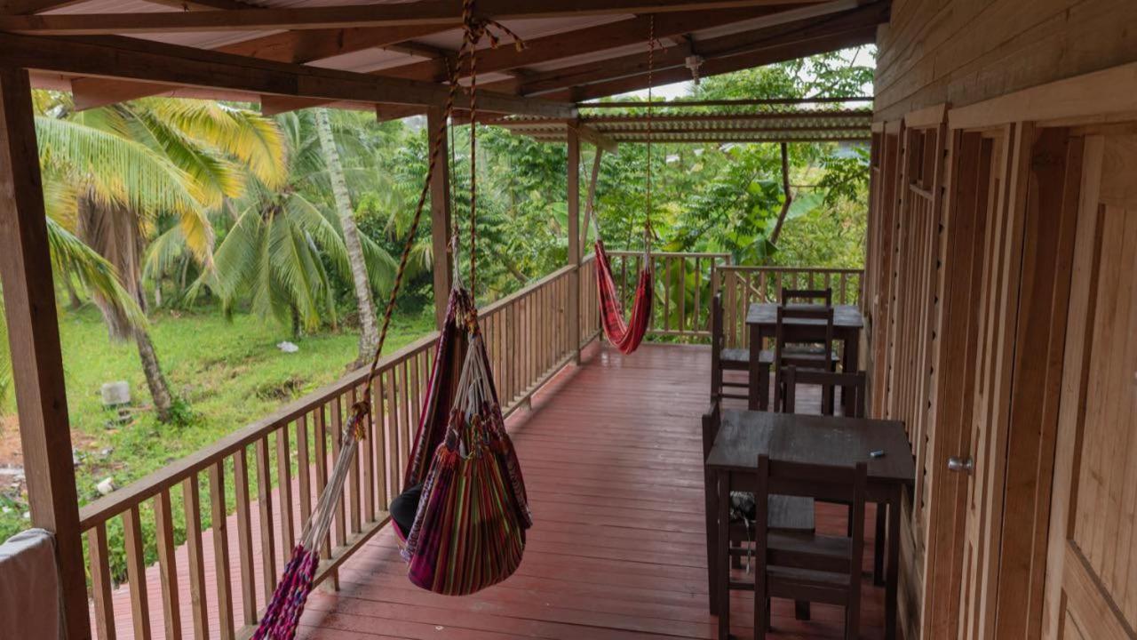 Valerie Emanuel Apartments Bocas Town Bagian luar foto