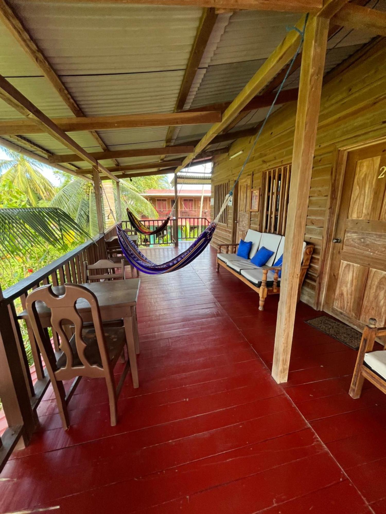 Valerie Emanuel Apartments Bocas Town Bagian luar foto