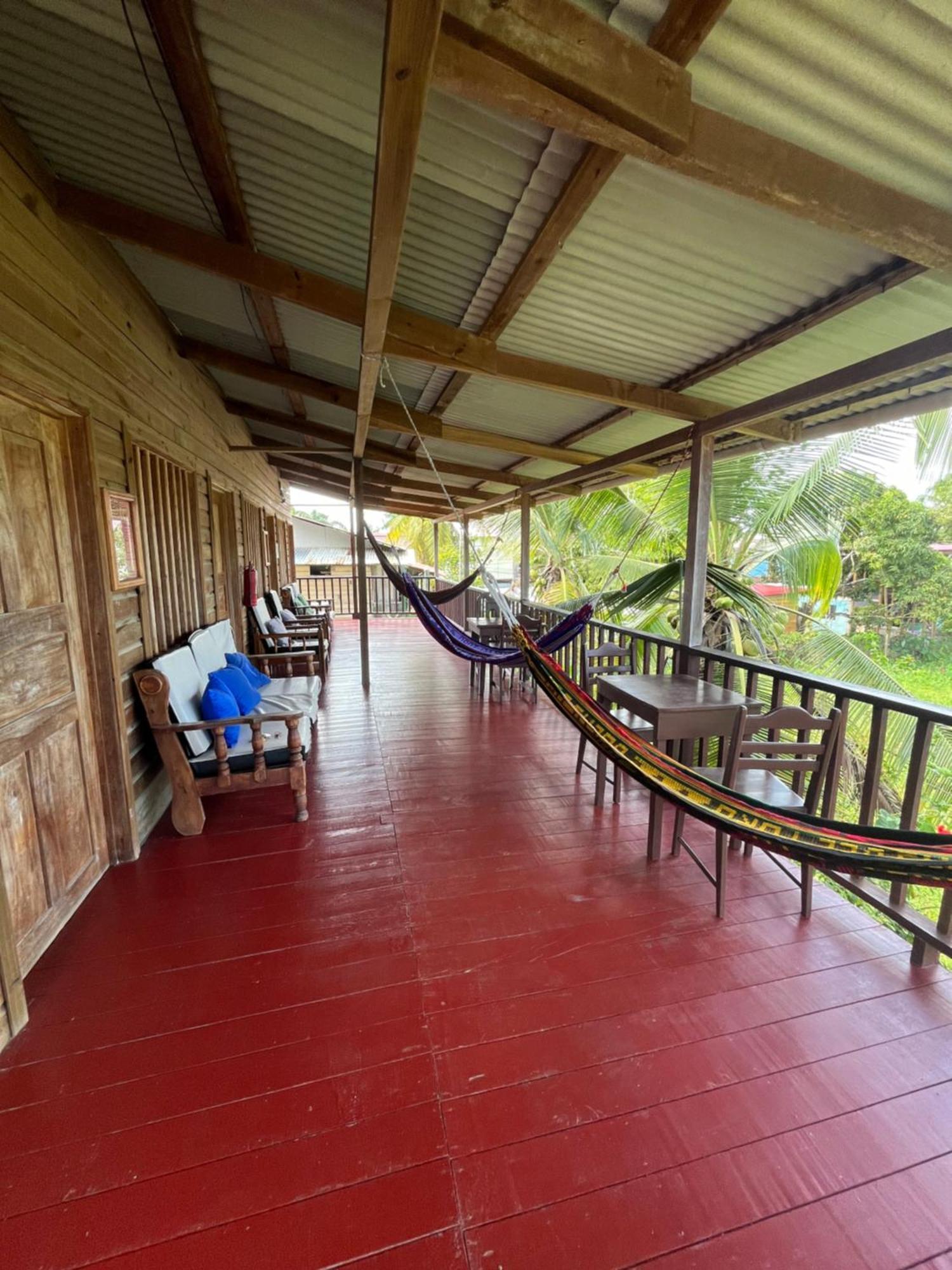 Valerie Emanuel Apartments Bocas Town Bagian luar foto