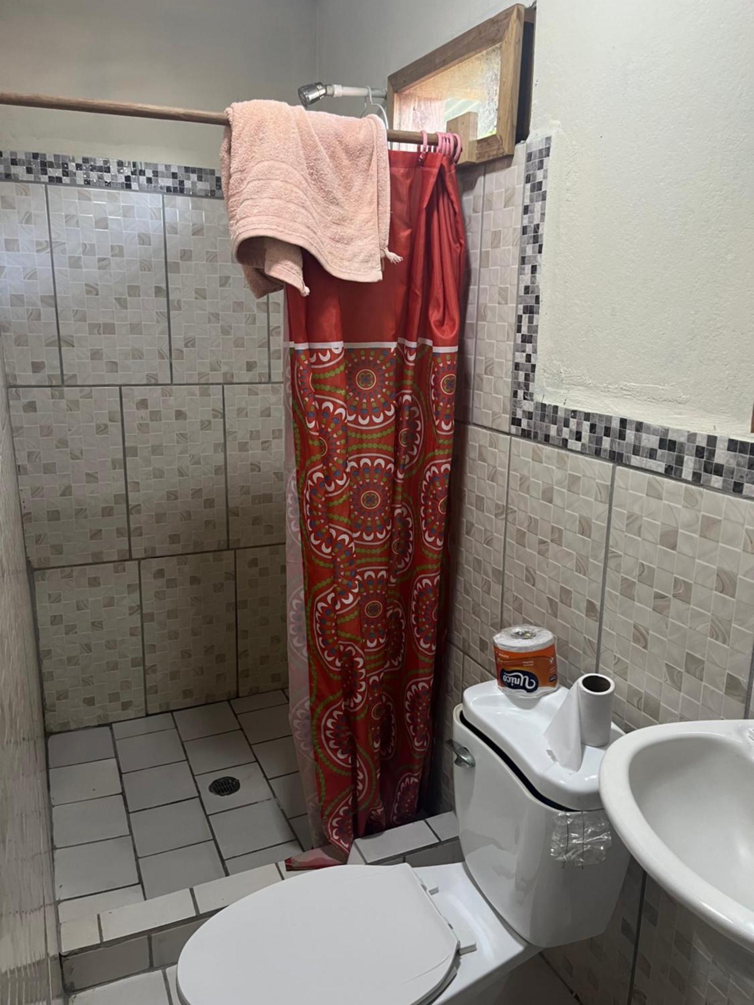 Valerie Emanuel Apartments Bocas Town Bagian luar foto