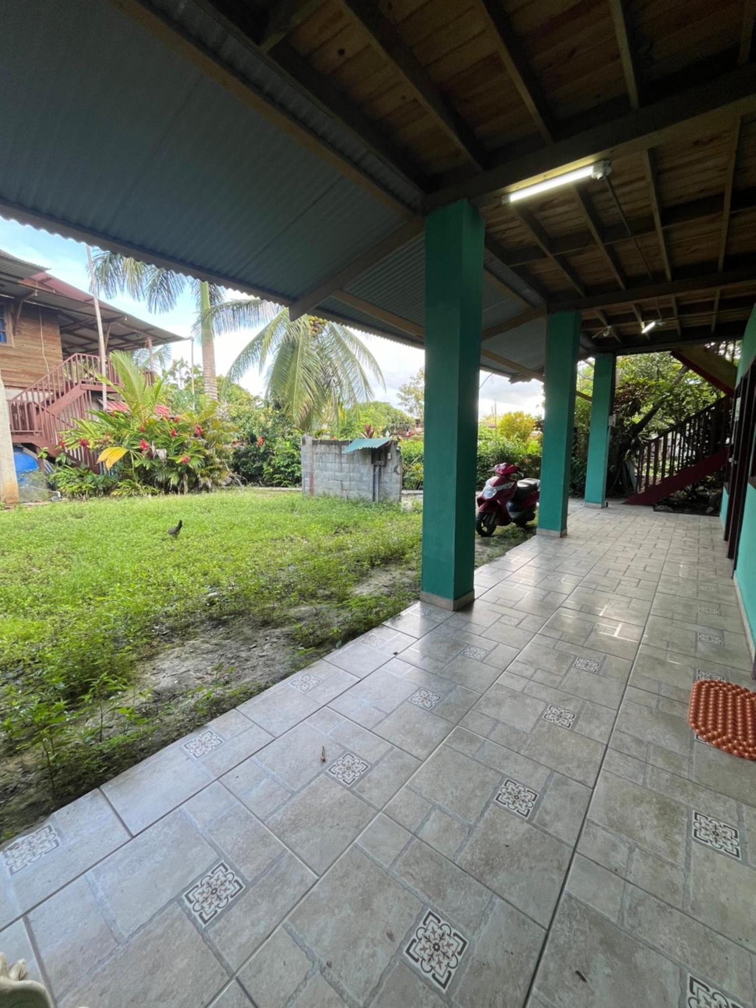 Valerie Emanuel Apartments Bocas Town Bagian luar foto