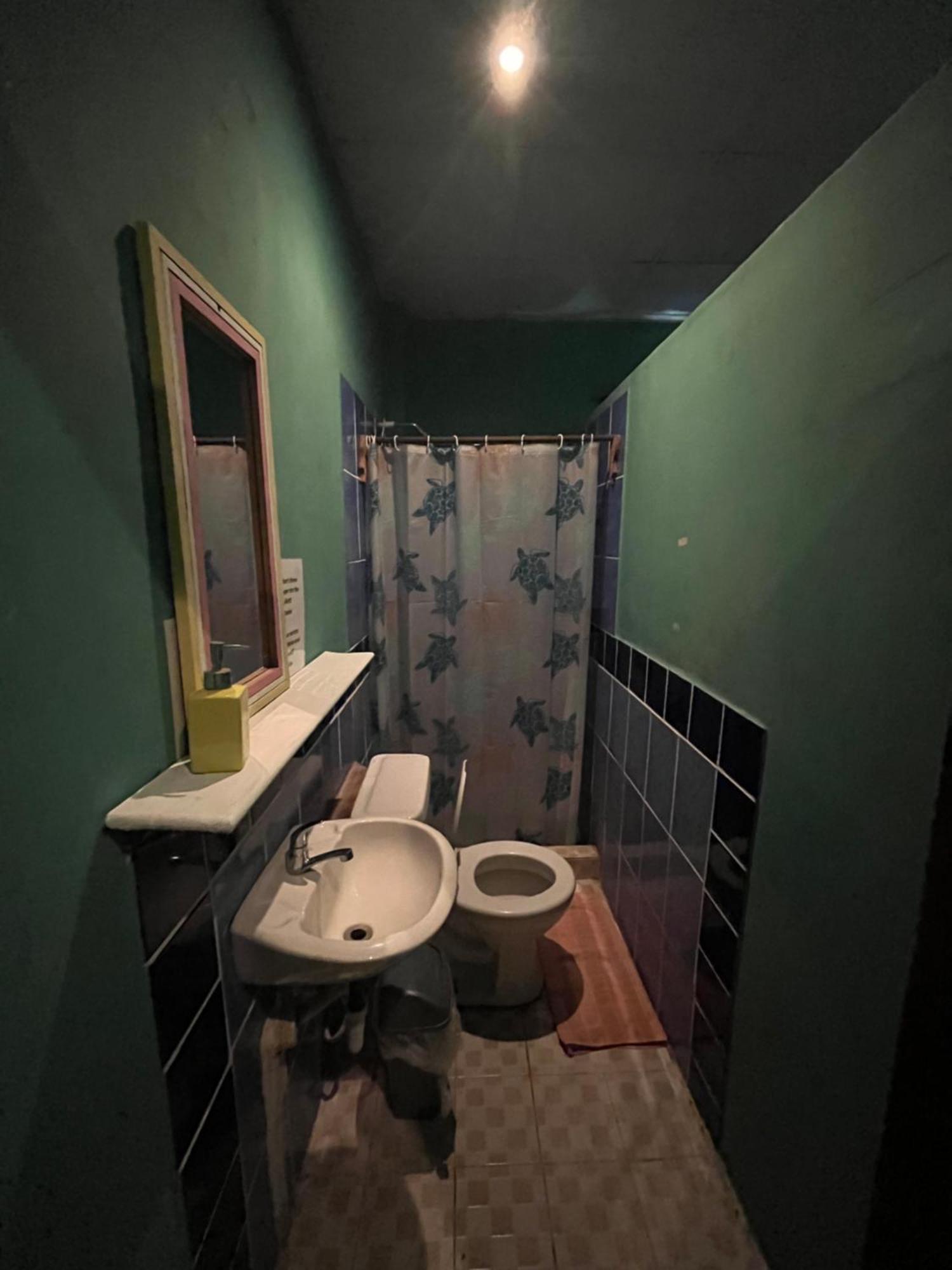 Valerie Emanuel Apartments Bocas Town Bagian luar foto
