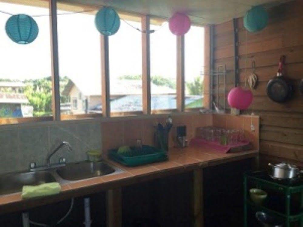 Valerie Emanuel Apartments Bocas Town Bagian luar foto