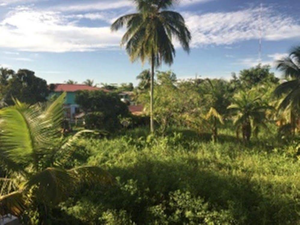 Valerie Emanuel Apartments Bocas Town Bagian luar foto